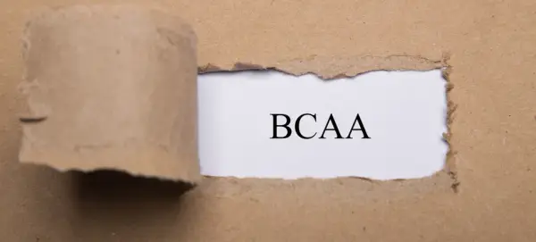 BCAA przed czy po treningu: Kiedy przyjmować, by maksymalizować efekty?